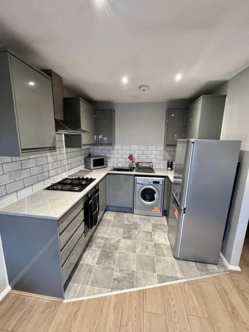 Apartamento Immaculate 2 Bed Flat With Free Parking! Watford  Exterior foto